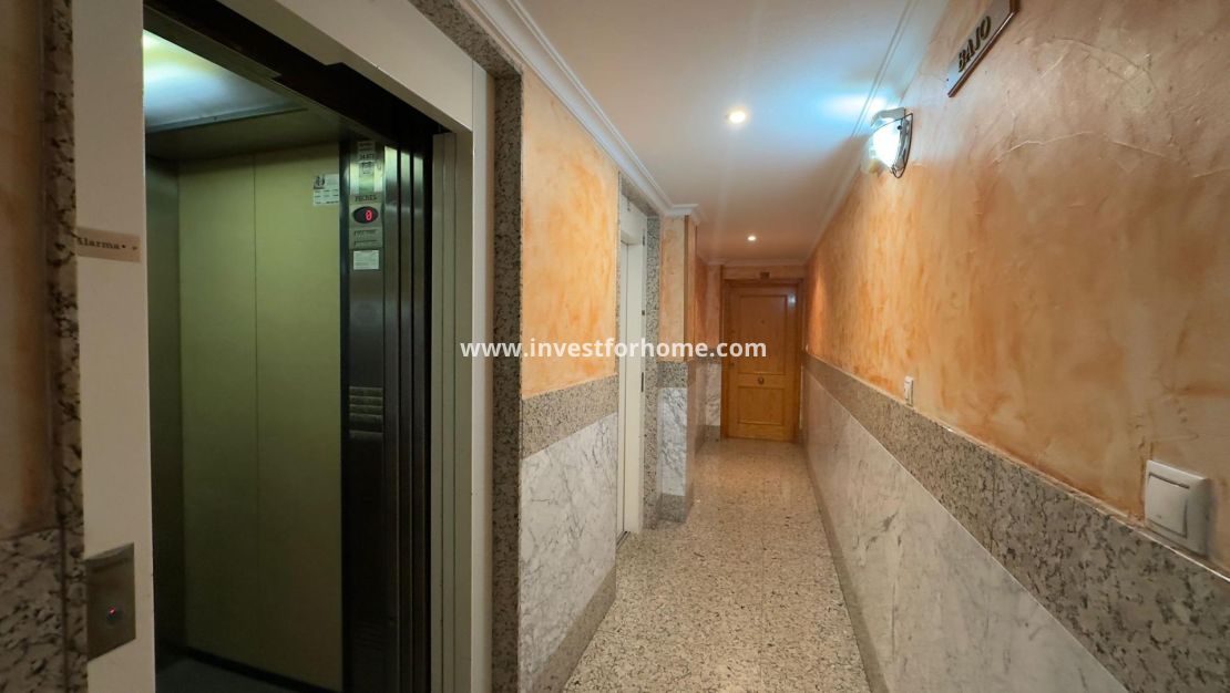 Sale - Apartment - Torrevieja - Centro