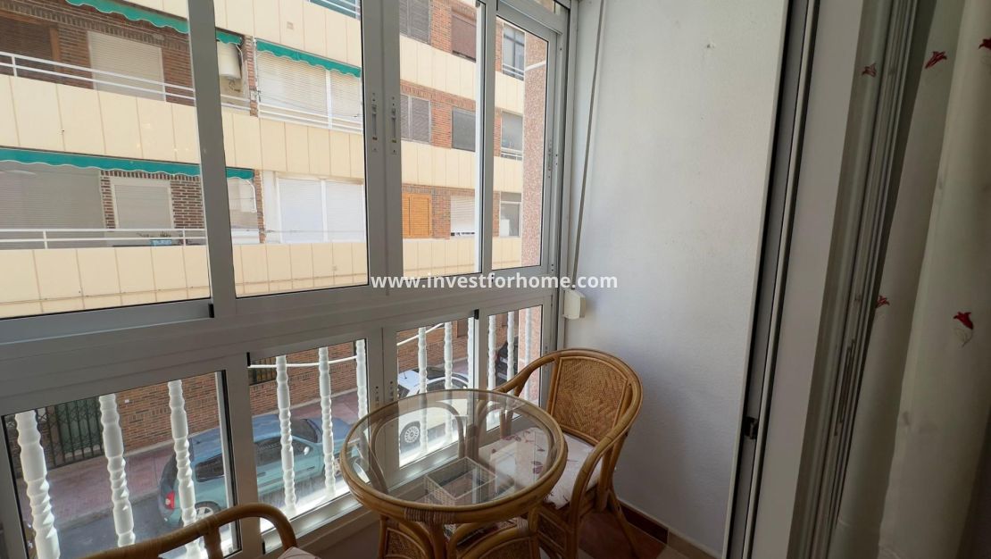 Sale - Apartment - Torrevieja - Centro