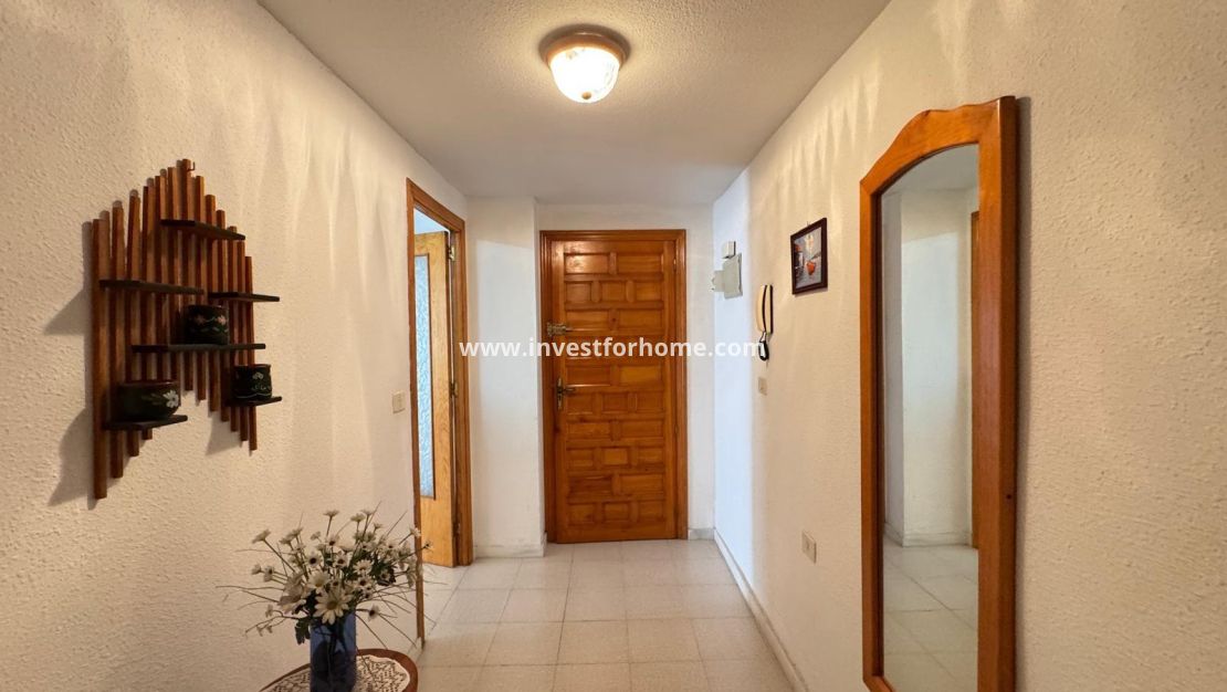 Sale - Apartment - Torrevieja - Centro