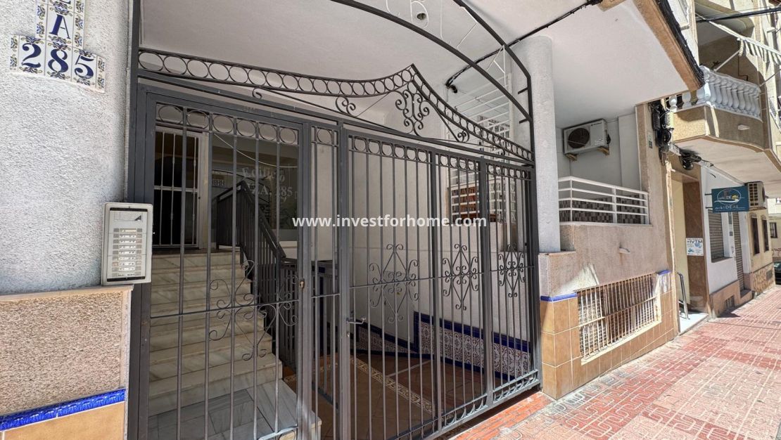 Sale - Apartment - Torrevieja - Centro