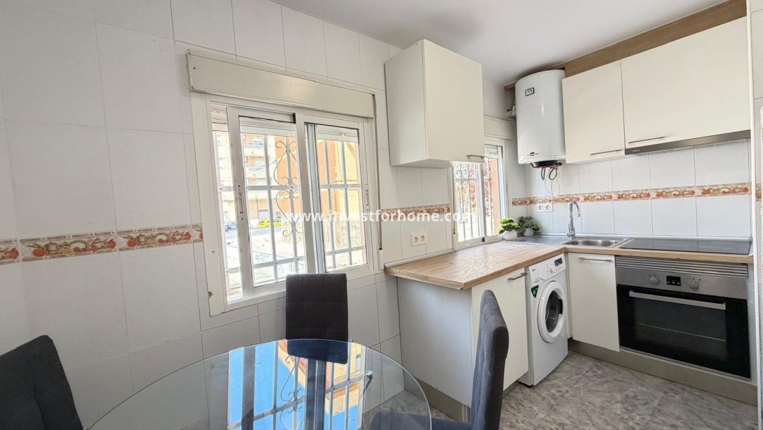 Sale - Apartment - Torrevieja - Centro