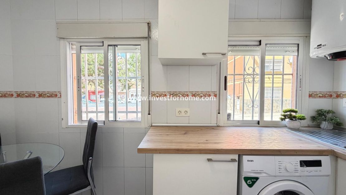 Sale - Apartment - Torrevieja - Centro