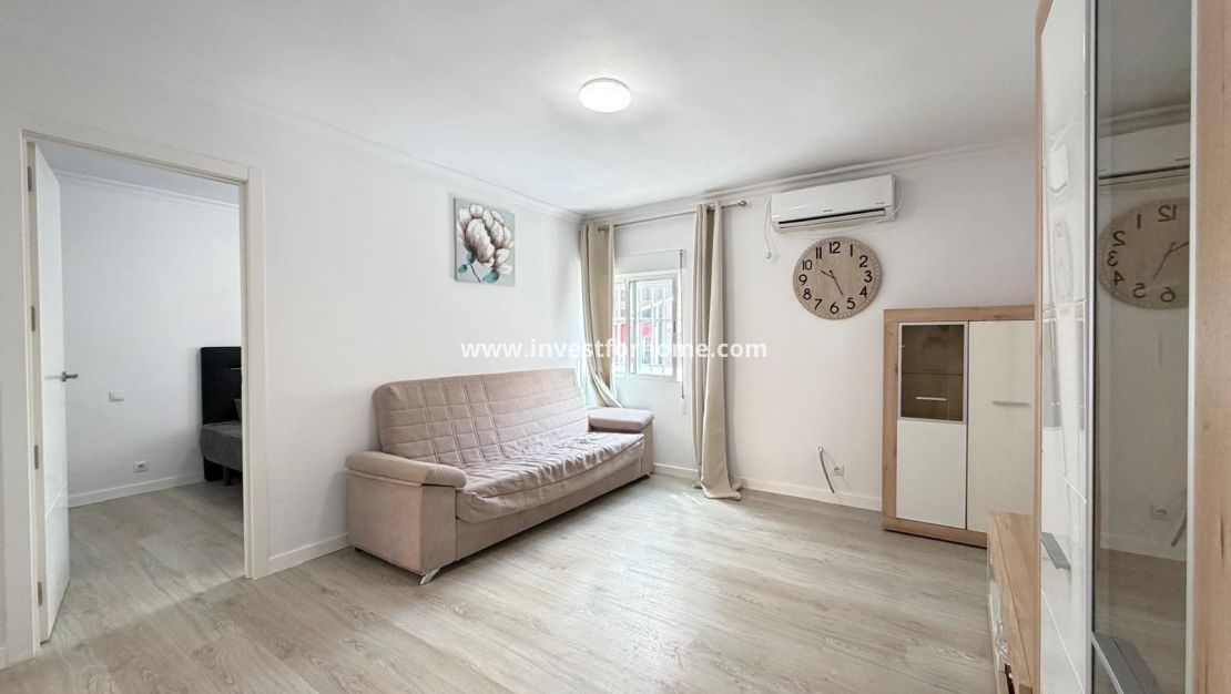 Sale - Apartment - Torrevieja - Centro