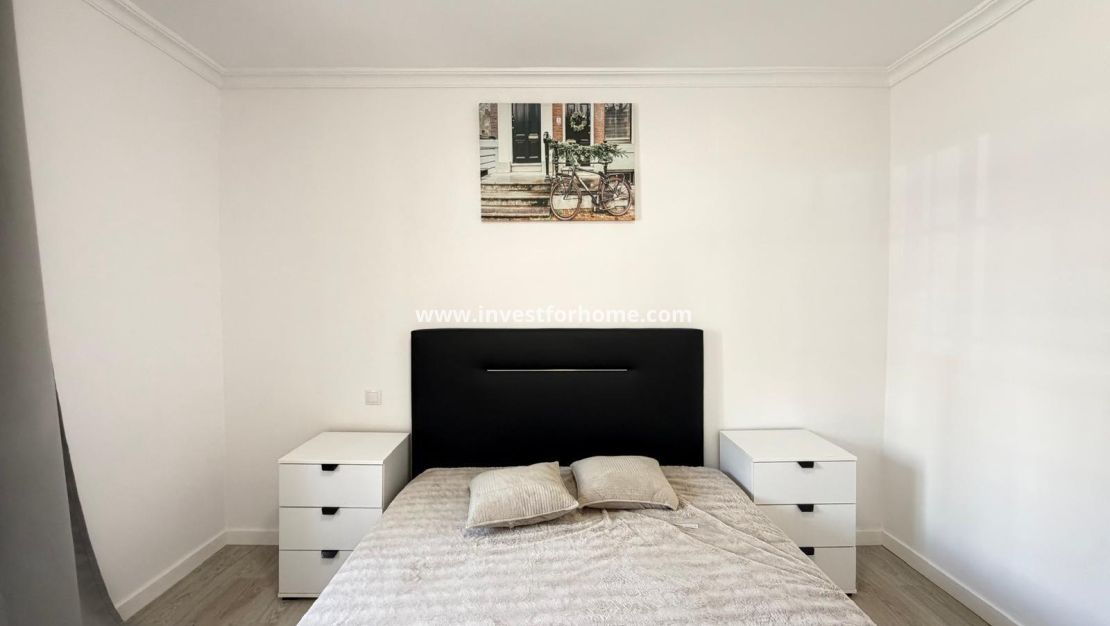 Sale - Apartment - Torrevieja - Centro