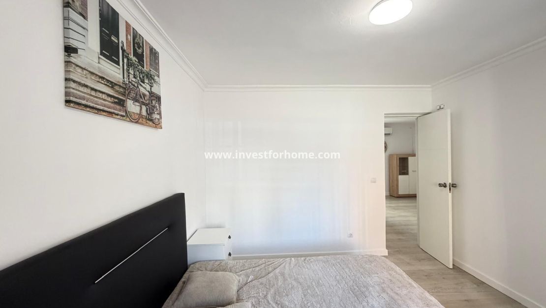 Sale - Apartment - Torrevieja - Centro
