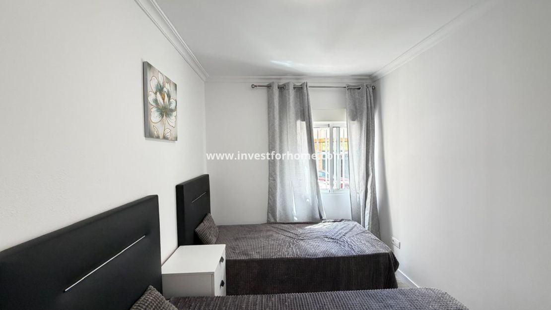 Sale - Apartment - Torrevieja - Centro