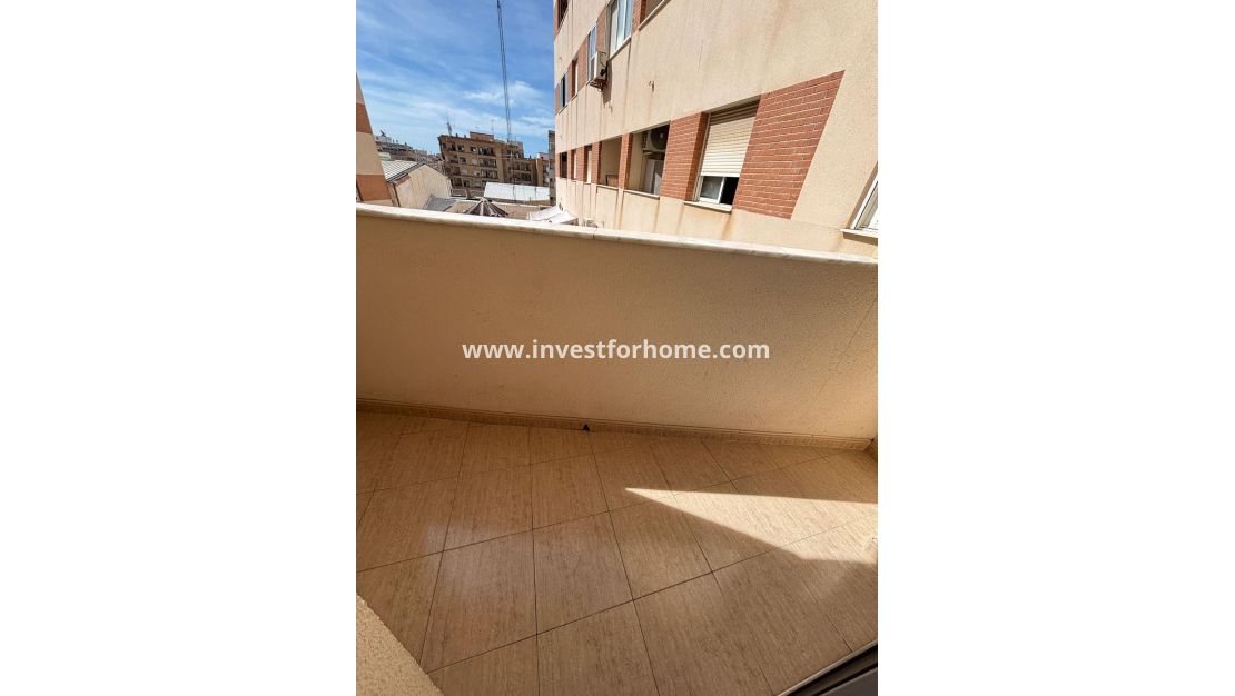 Sale - Apartment - Torrevieja - Centro