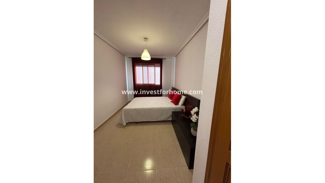 Sale - Apartment - Torrevieja - Centro