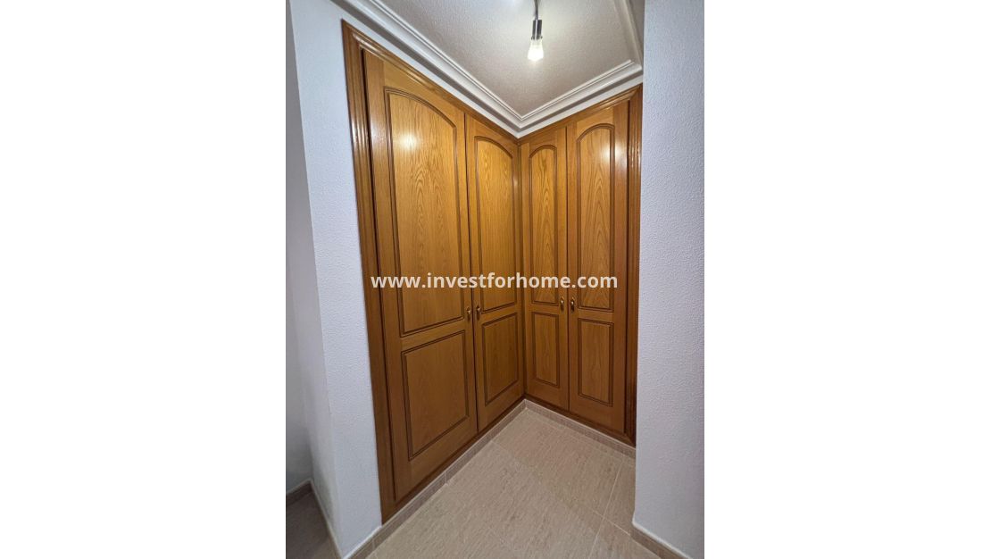 Sale - Apartment - Torrevieja - Centro