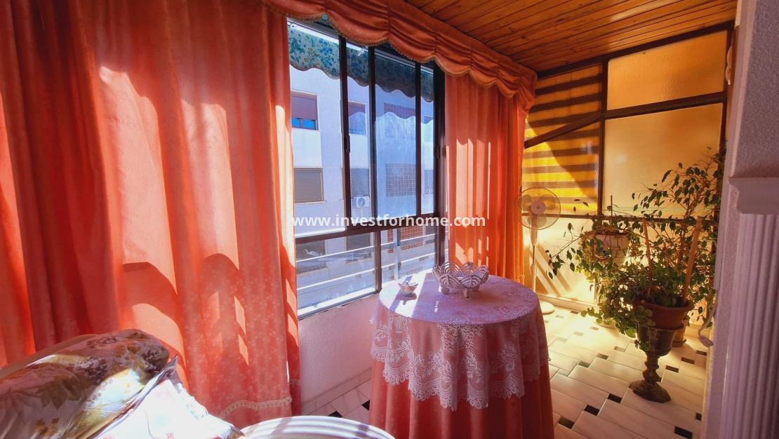 Sale - Apartment - Torrevieja - Centro
