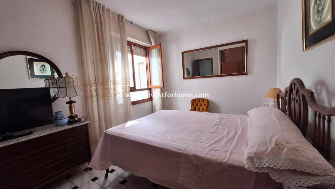 Sale - Apartment - Torrevieja - Centro