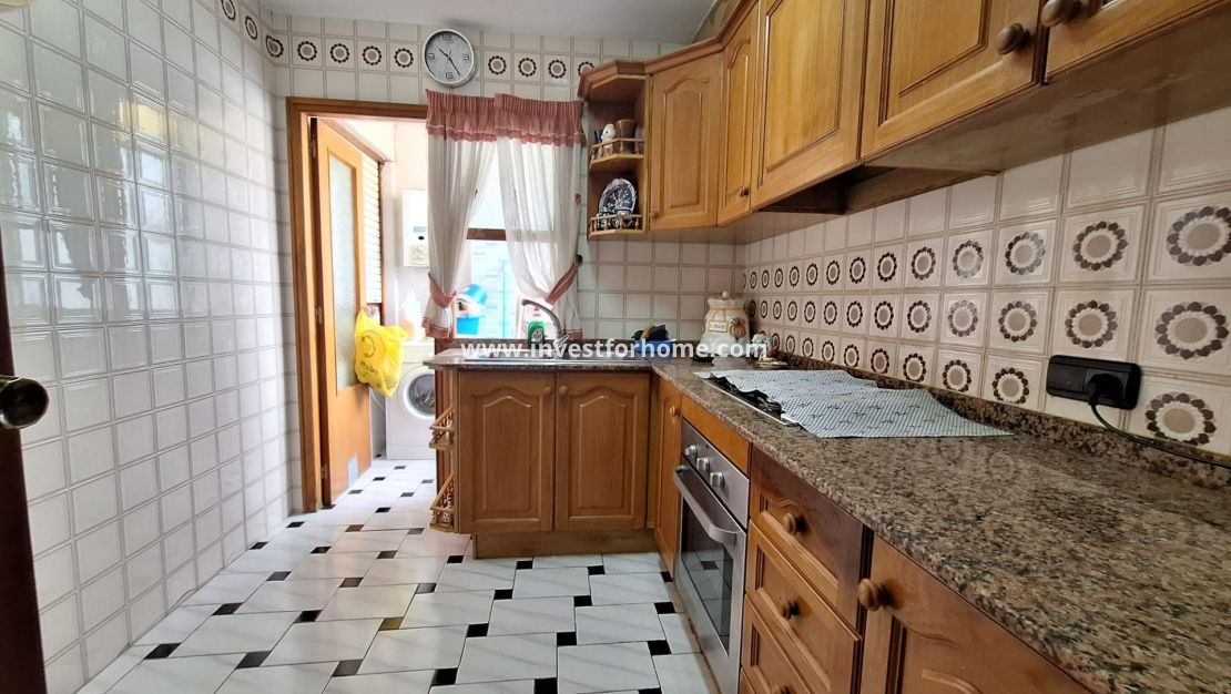 Sale - Apartment - Torrevieja - Centro