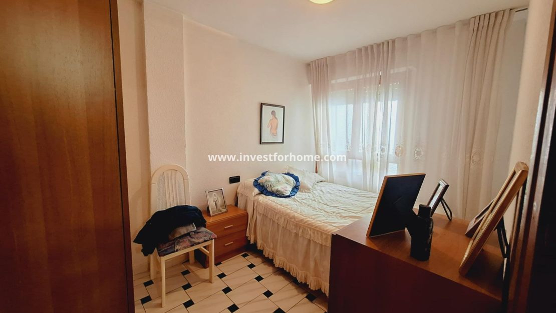 Sale - Apartment - Torrevieja - Centro