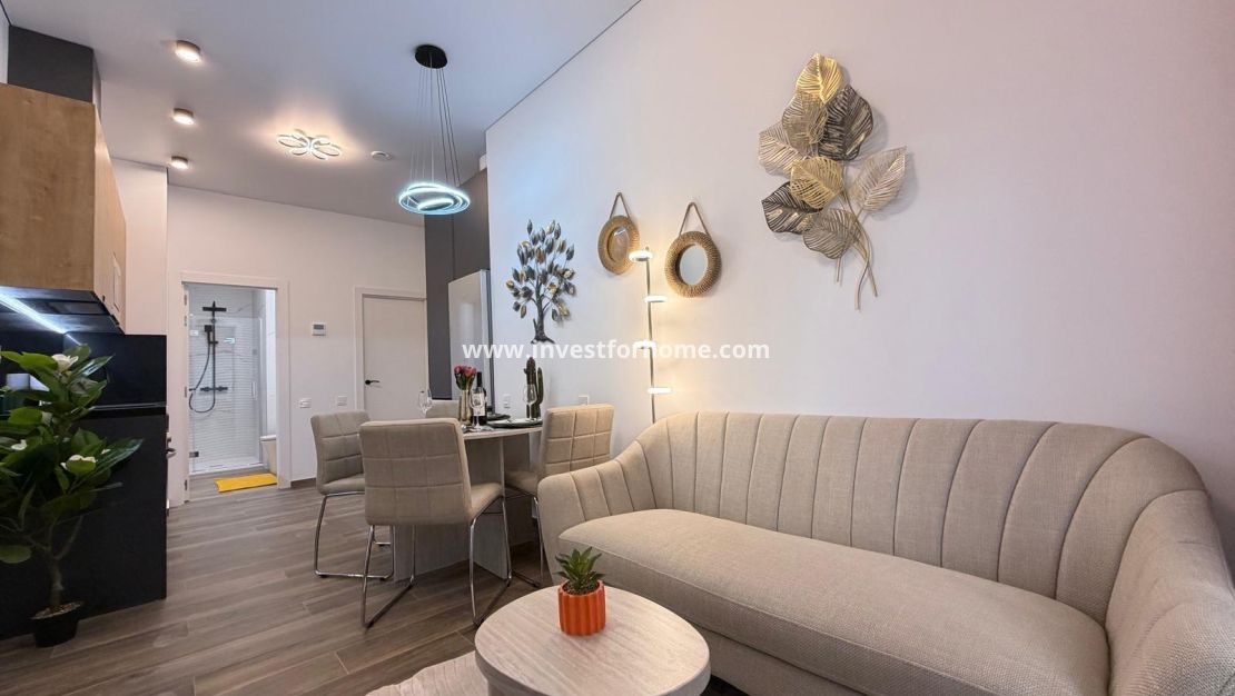 Sale - Apartment - Torrevieja - Centro