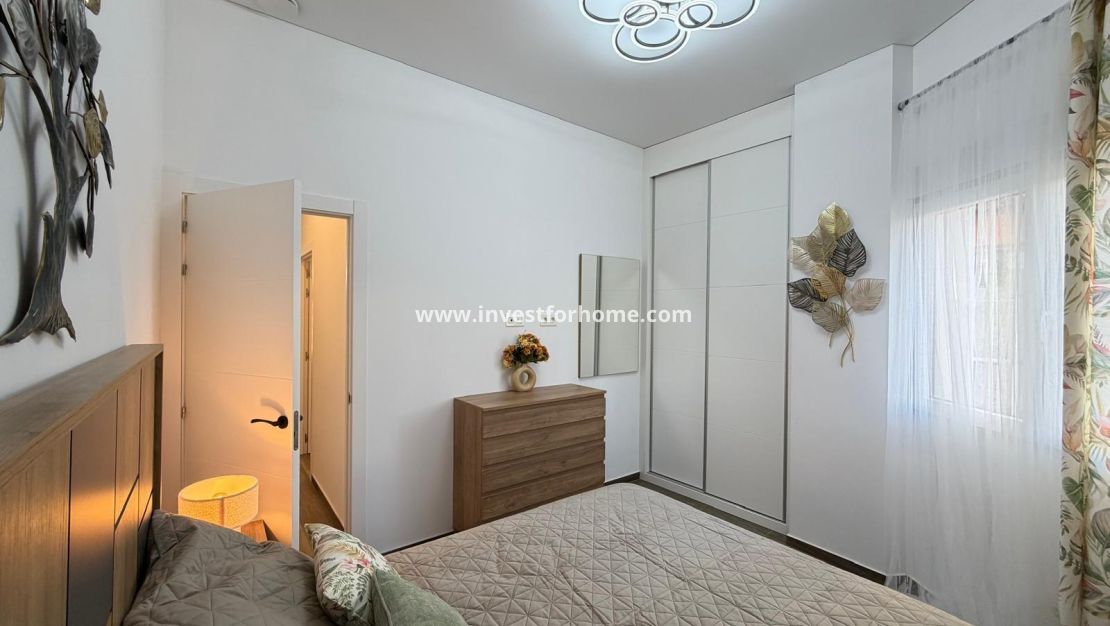 Sale - Apartment - Torrevieja - Centro