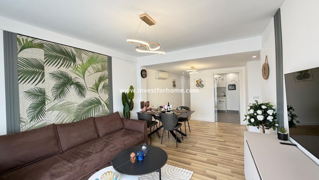 Sale - Apartment - Torrevieja - Centro