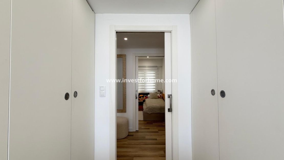 Sale - Apartment - Torrevieja - Centro