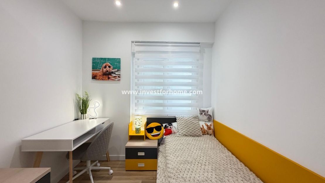 Sale - Apartment - Torrevieja - Centro