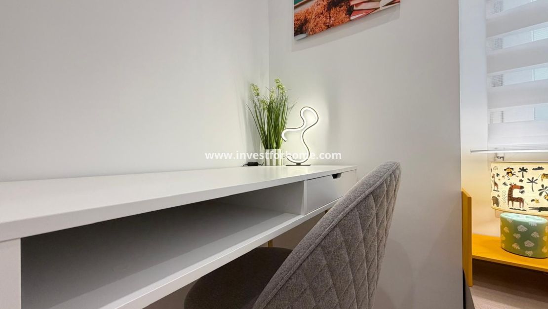 Sale - Apartment - Torrevieja - Centro