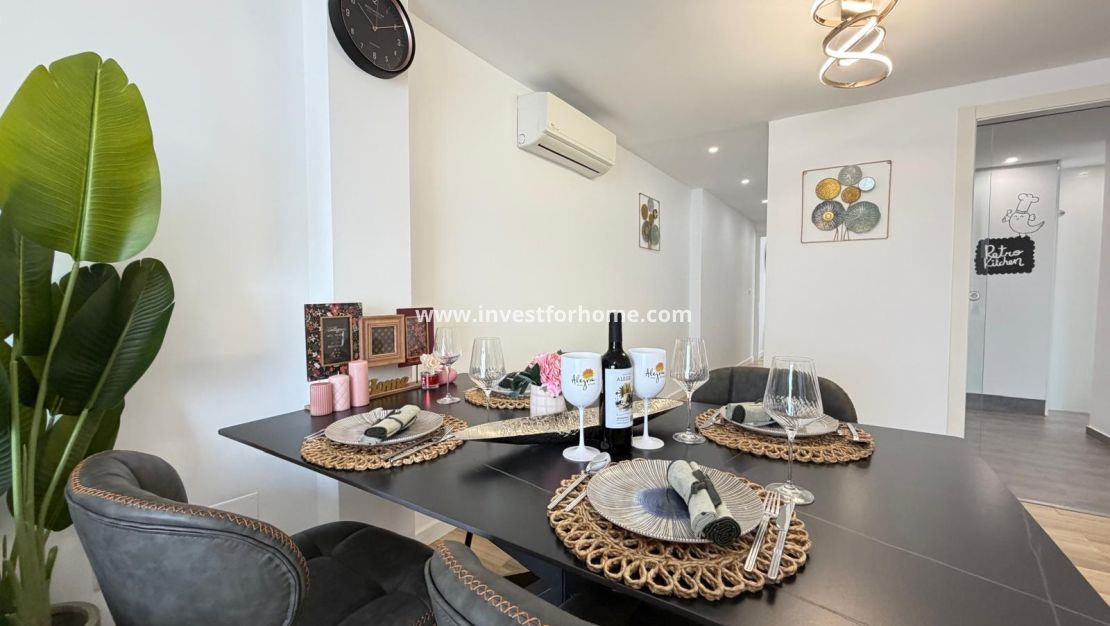 Sale - Apartment - Torrevieja - Centro