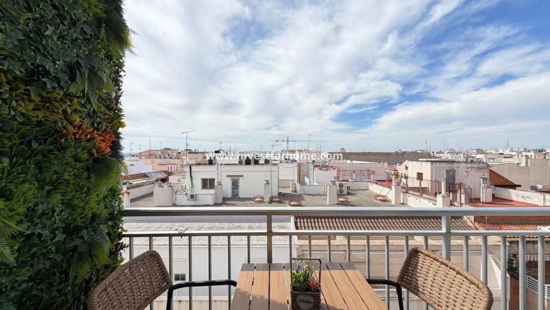 Sale - Apartment - Torrevieja - Centro