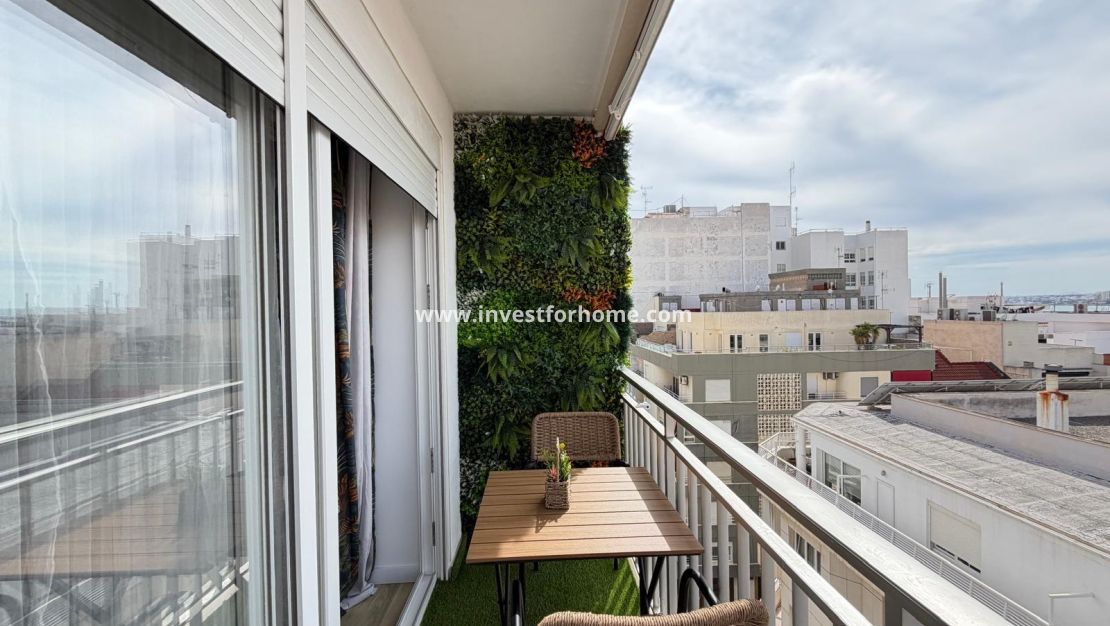 Sale - Apartment - Torrevieja - Centro