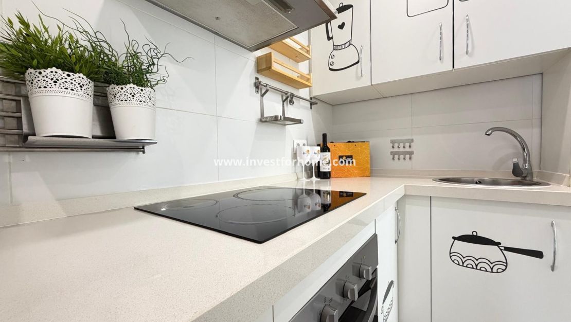 Sale - Apartment - Torrevieja - Centro