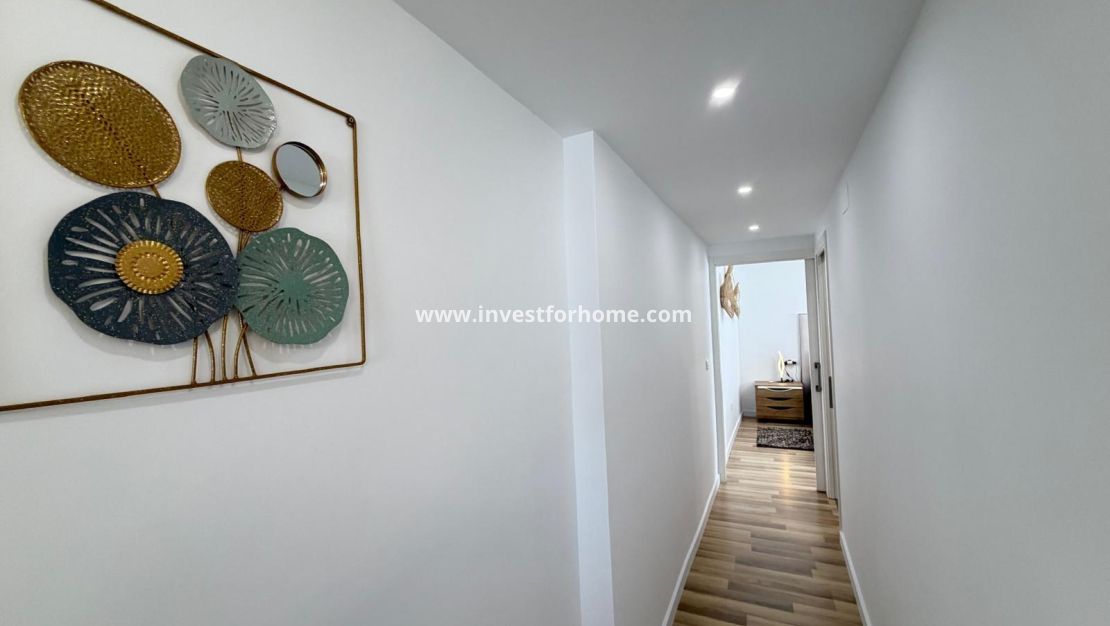 Sale - Apartment - Torrevieja - Centro