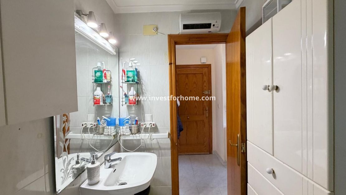 Sale - Apartment - Torrevieja - Centro