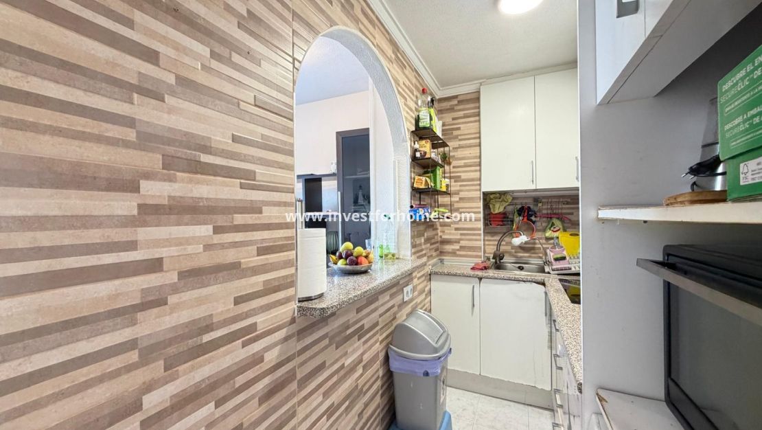 Sale - Apartment - Torrevieja - Centro