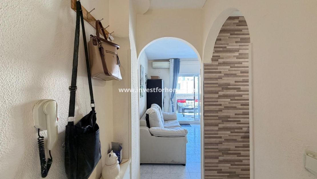 Sale - Apartment - Torrevieja - Centro