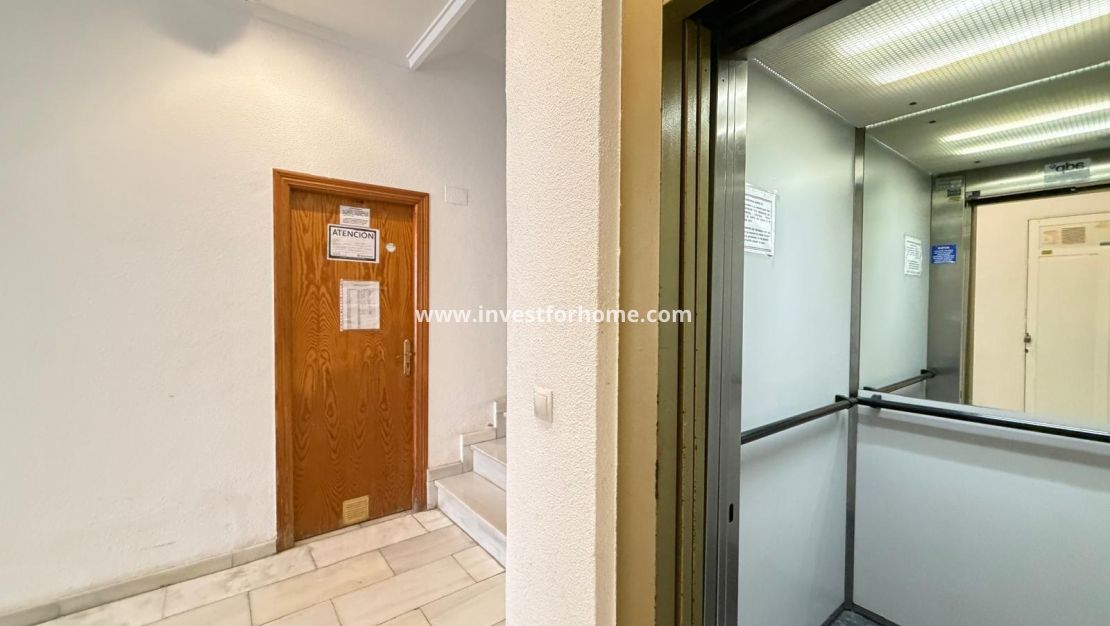 Sale - Apartment - Torrevieja - Centro