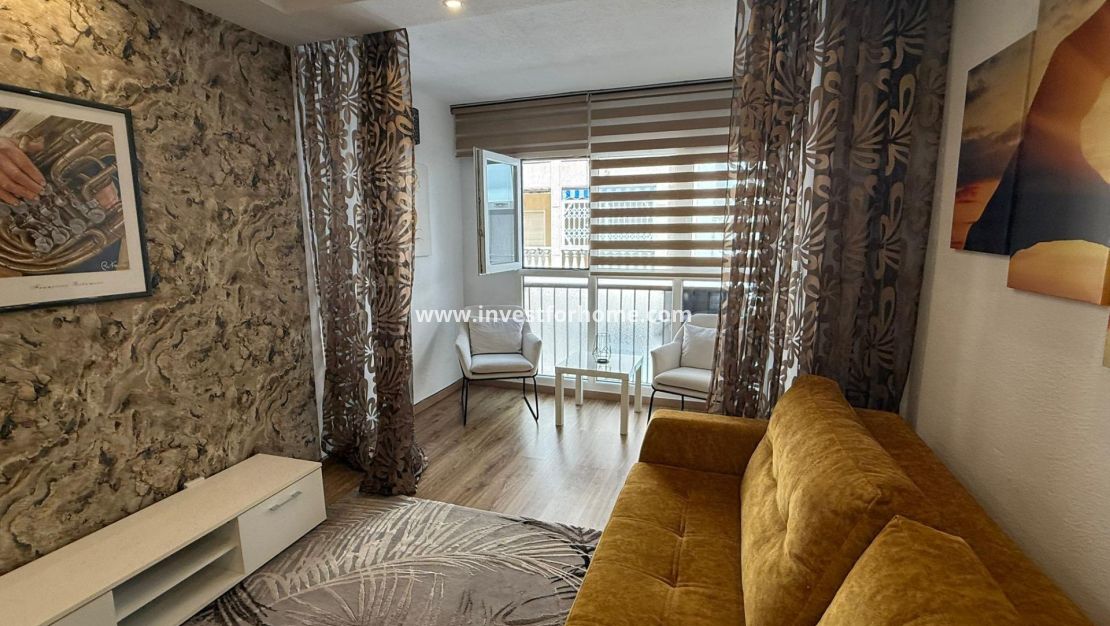 Sale - Apartment - Torrevieja - Centro