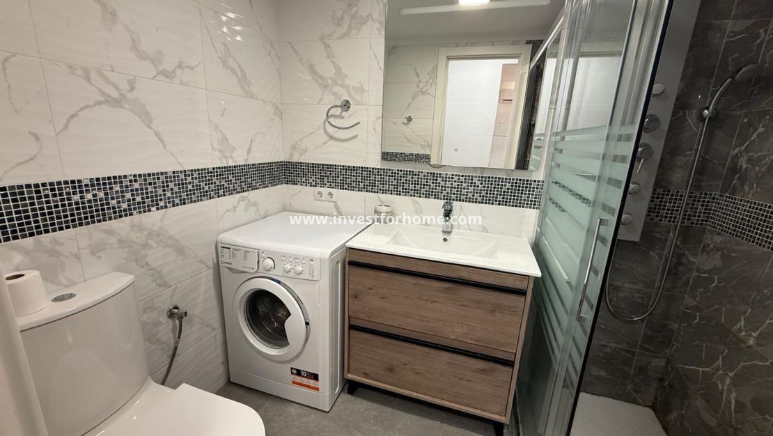 Sale - Apartment - Torrevieja - Centro
