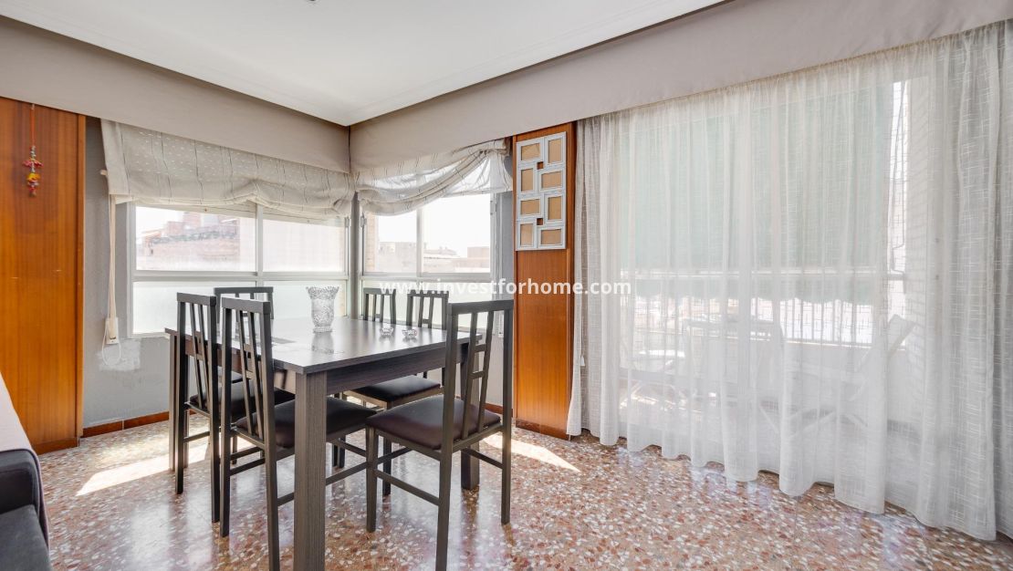 Sale - Apartment - Torrevieja - Centro