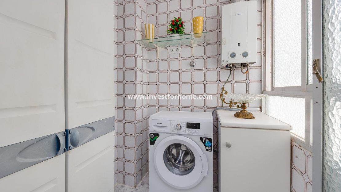 Sale - Apartment - Torrevieja - Centro