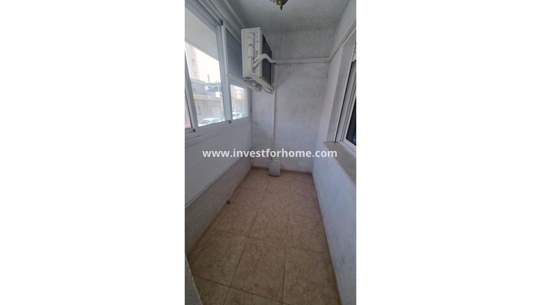 Sale - Apartment - Torrevieja - Centro