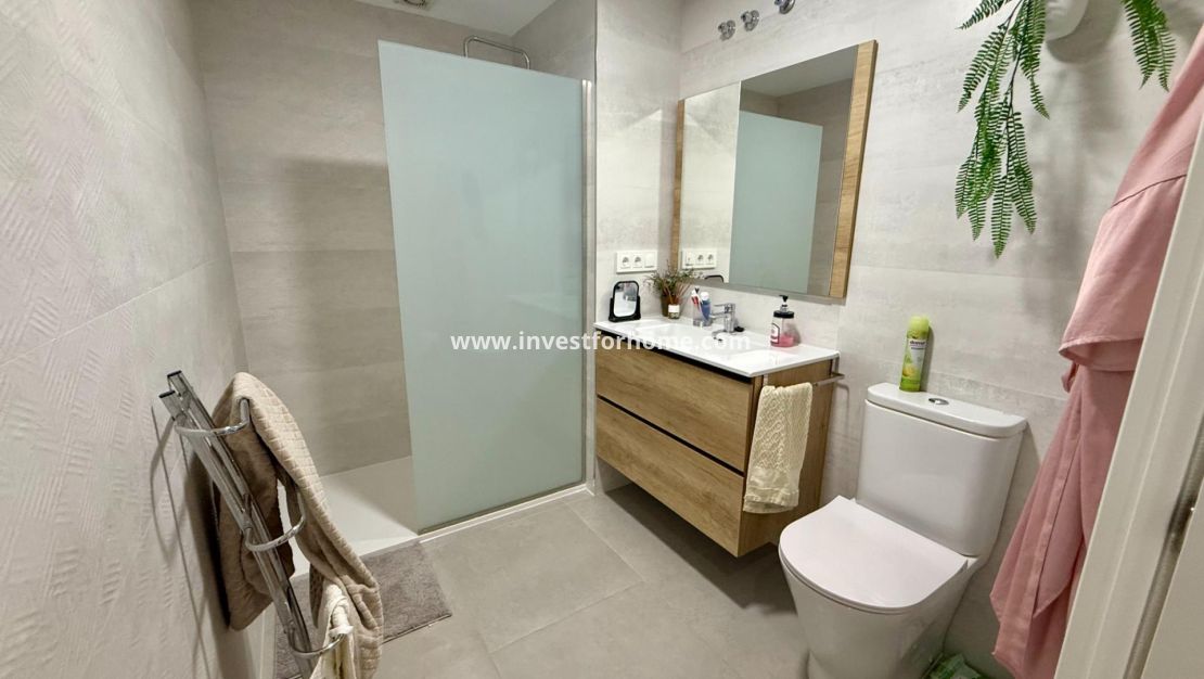 Sale - Apartment - Torrevieja - Centro