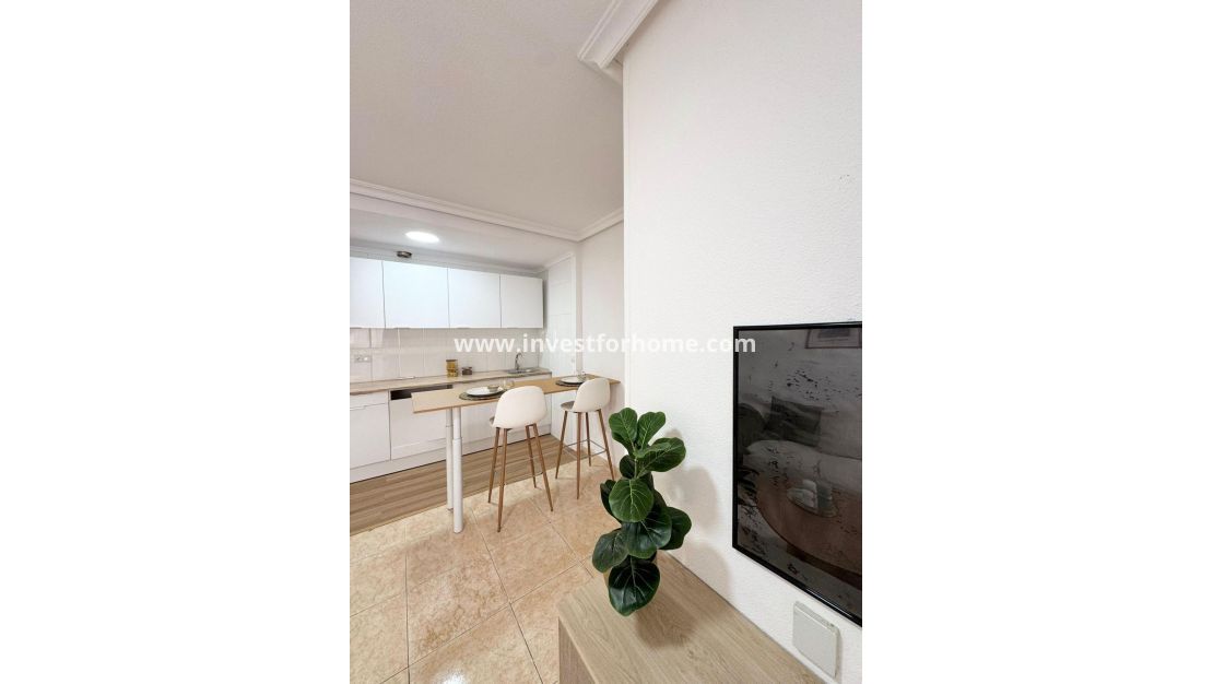 Sale - Apartment - Torrevieja - Centro