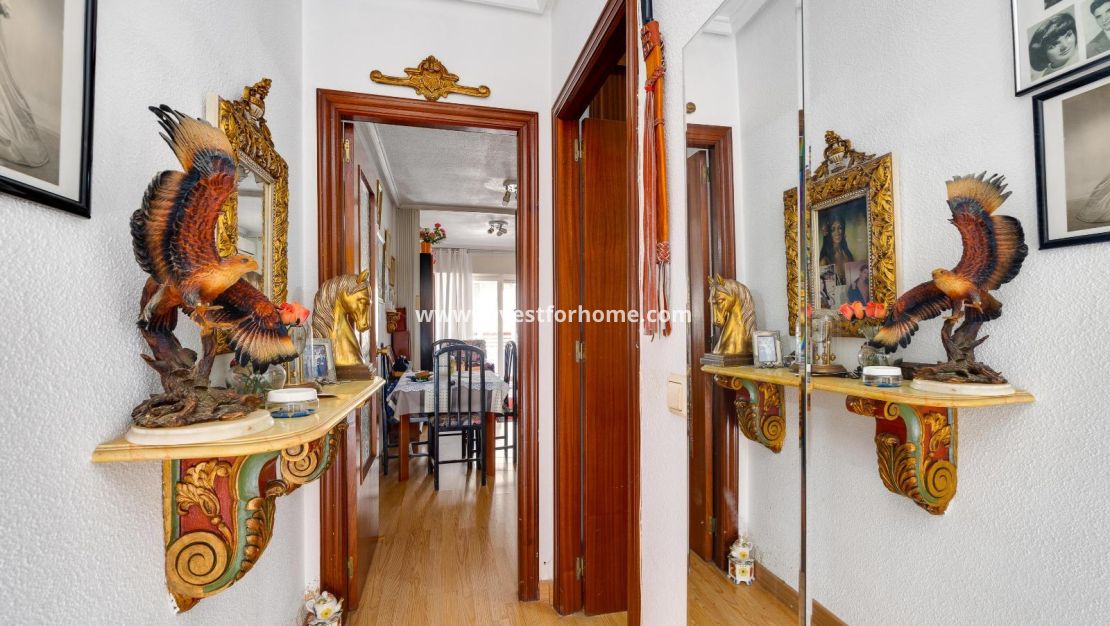 Sale - Apartment - Torrevieja - Centro