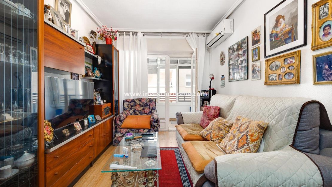 Sale - Apartment - Torrevieja - Centro