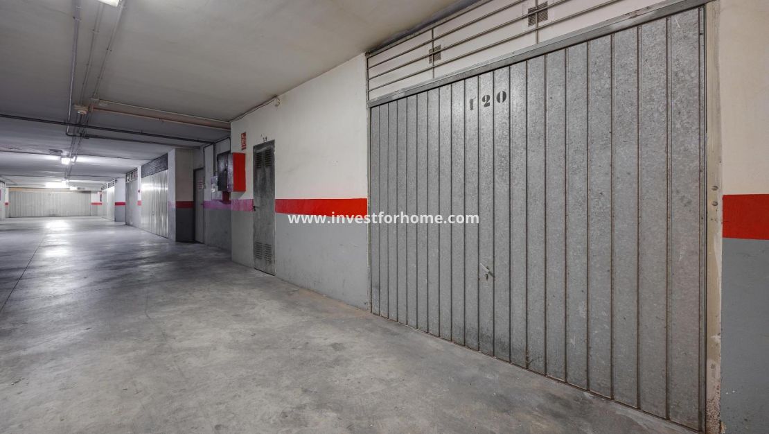 Sale - Apartment - Torrevieja - Centro