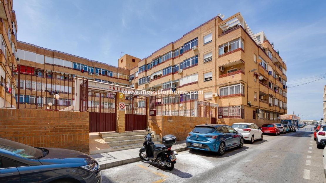 Sale - Apartment - Torrevieja - Centro