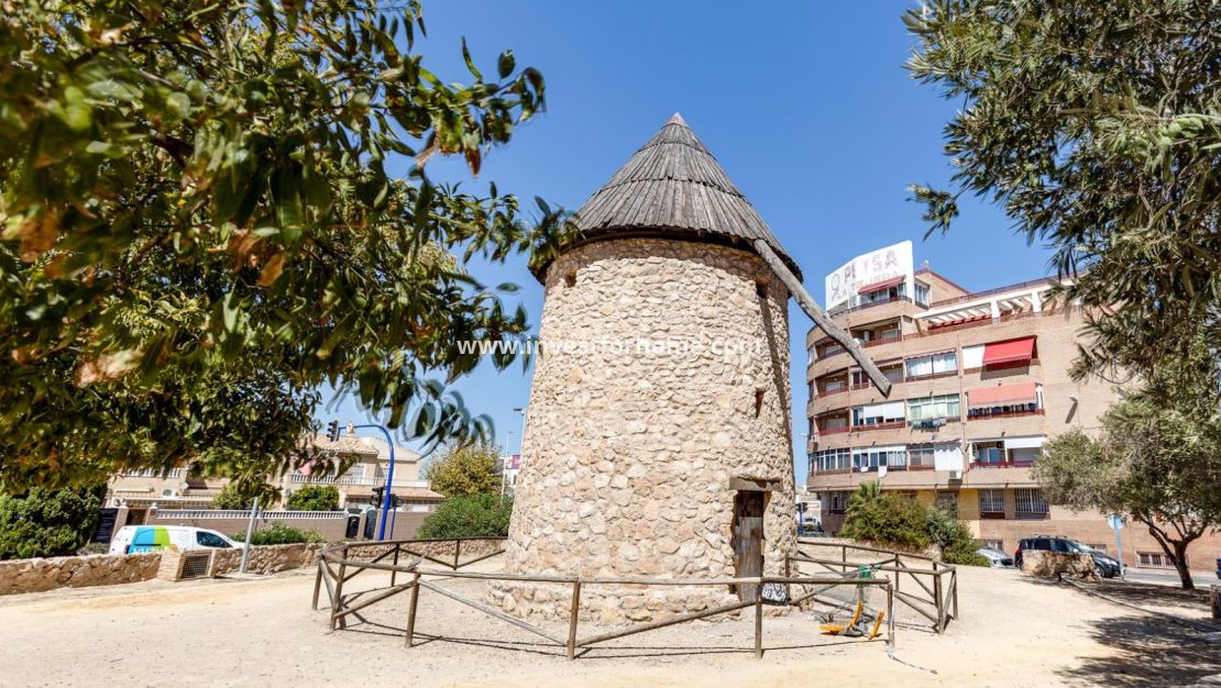 Sale - Apartment - Torrevieja - Centro