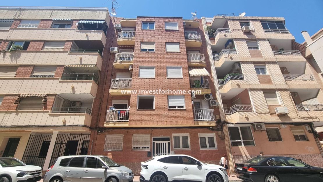 Sale - Apartment - Torrevieja - Centro
