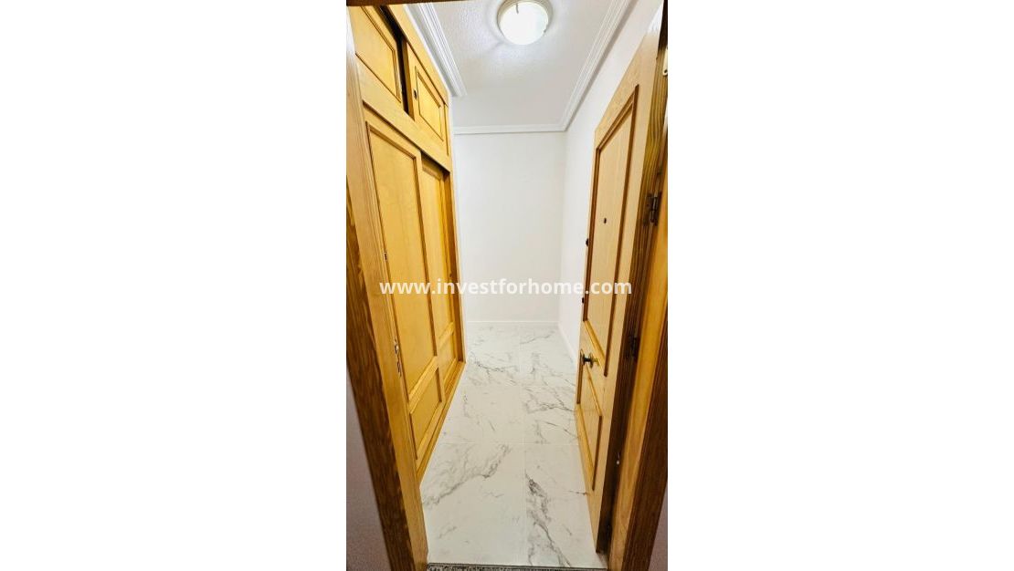 Sale - Apartment - Torrevieja - Centro