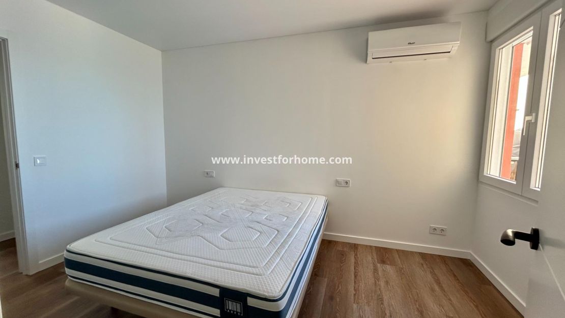 Sale - Apartment - Torrevieja - Centro