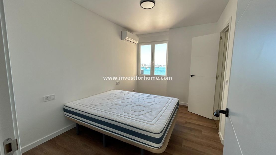Sale - Apartment - Torrevieja - Centro