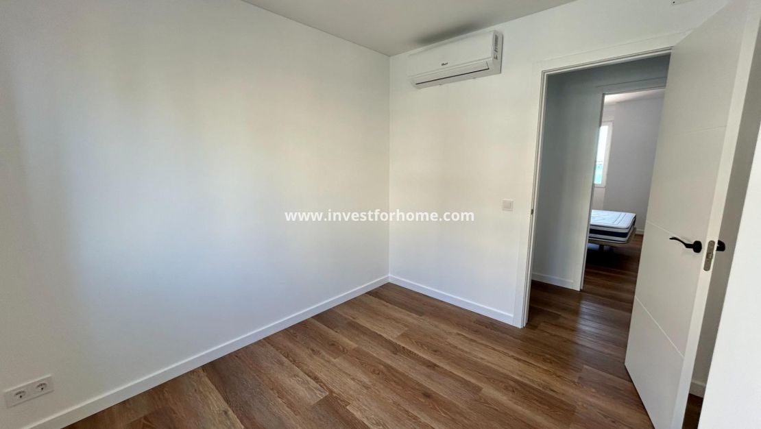 Sale - Apartment - Torrevieja - Centro