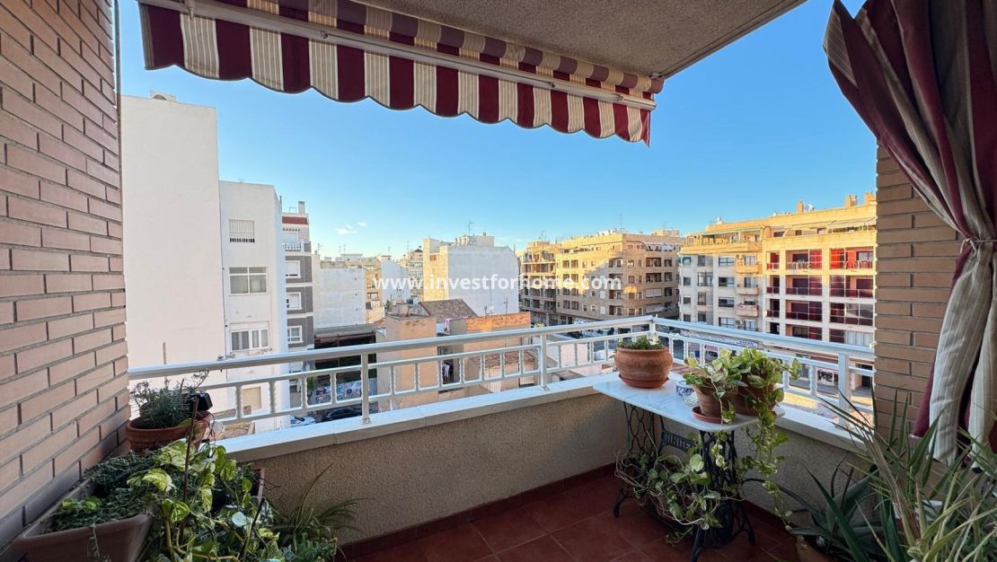 Sale - Apartment - Torrevieja - Centro